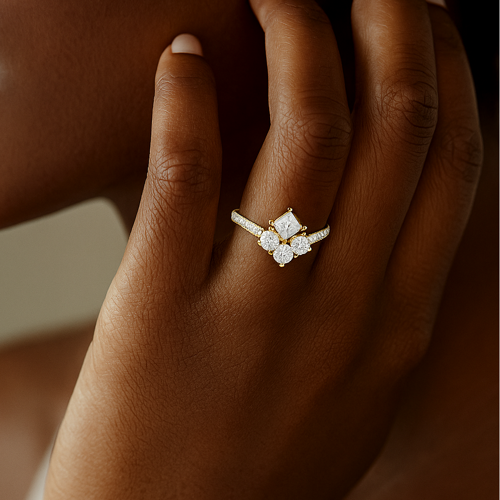 Graduated Round Cluster Pavé Ring