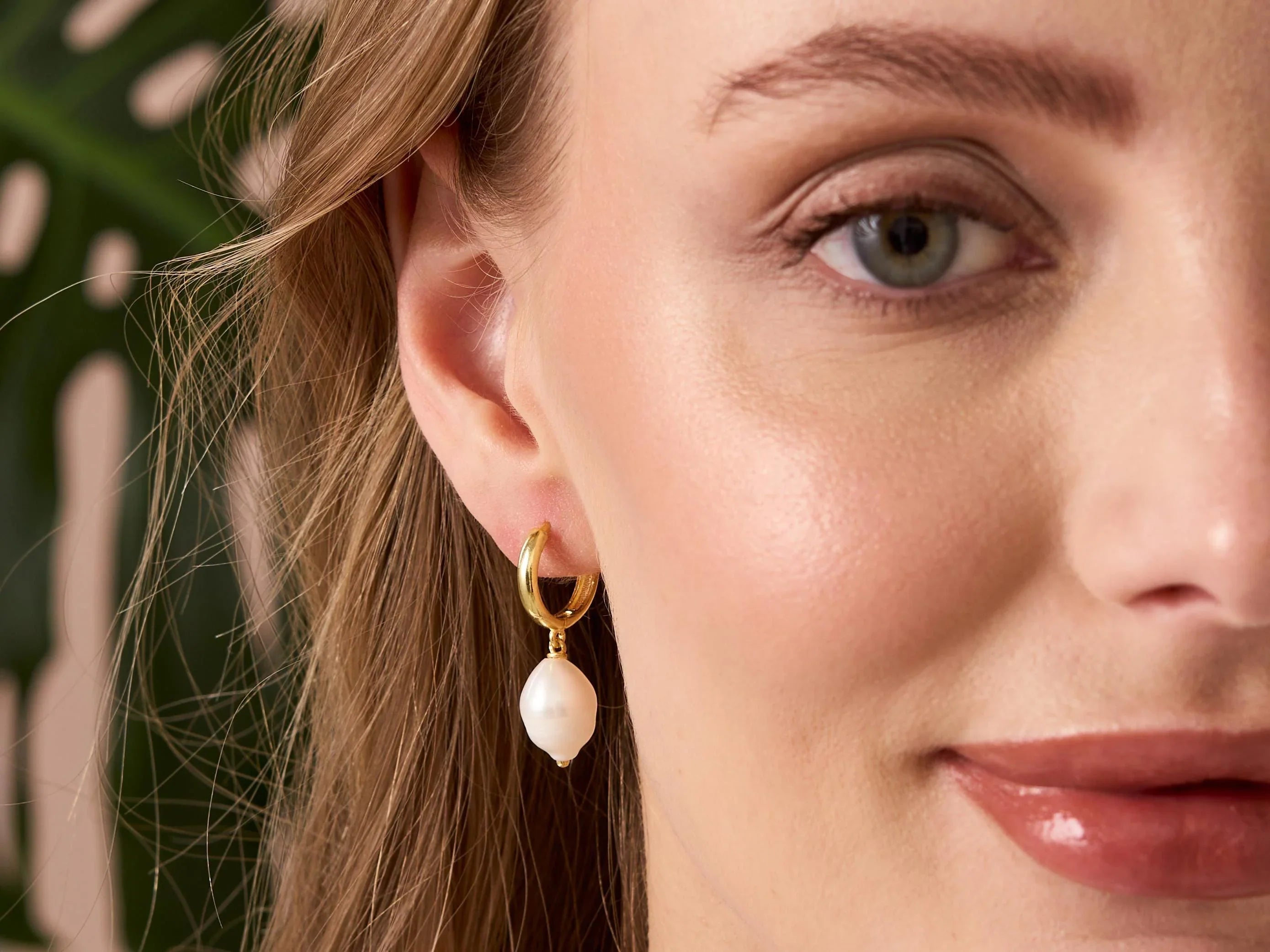 Muur Atelier Freshwater Drop Pearl Earrings Silver