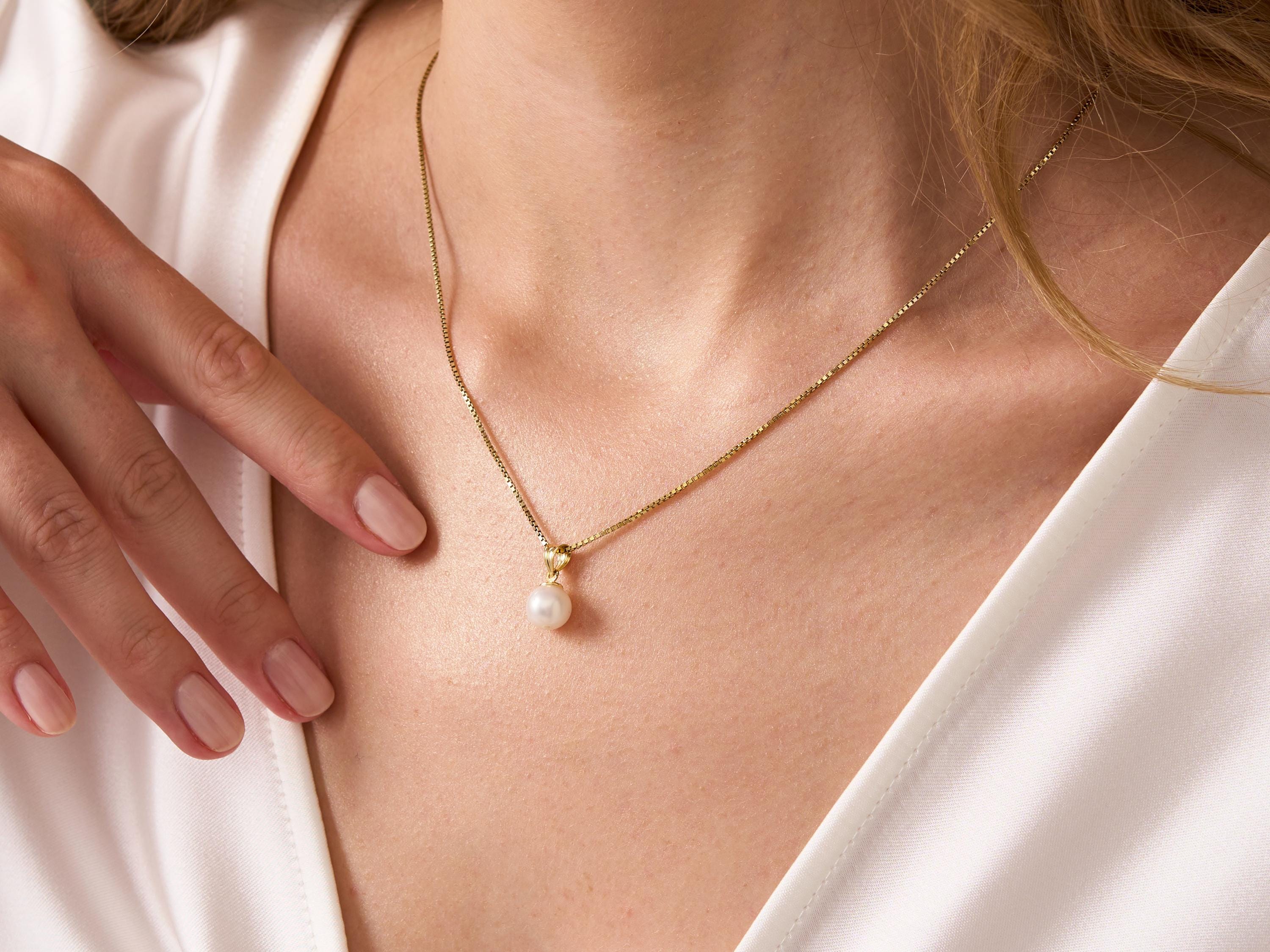 Single Pearl Necklace