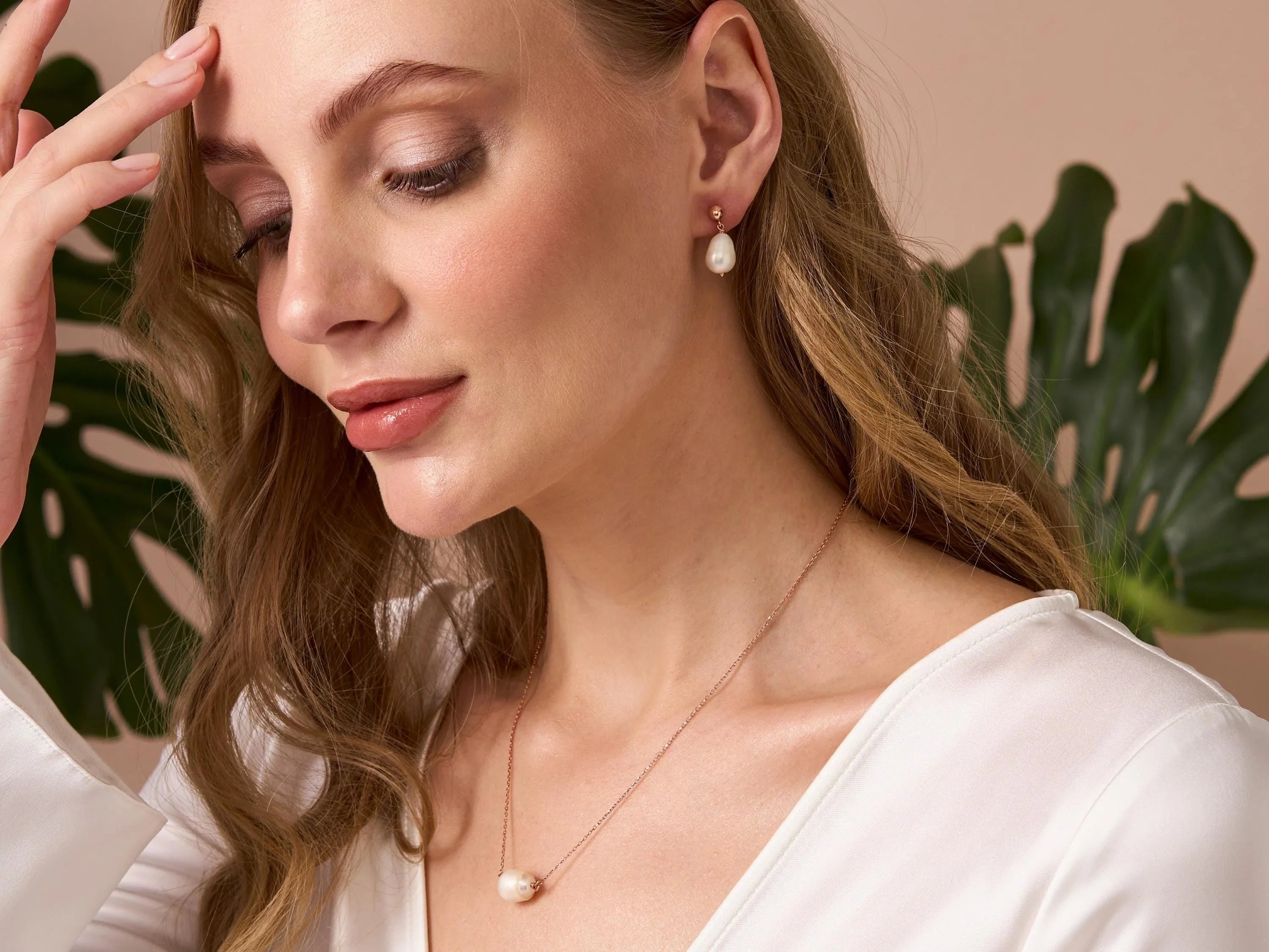 Muur Atelier Fresh Water Pearl Stud Earrings Silver