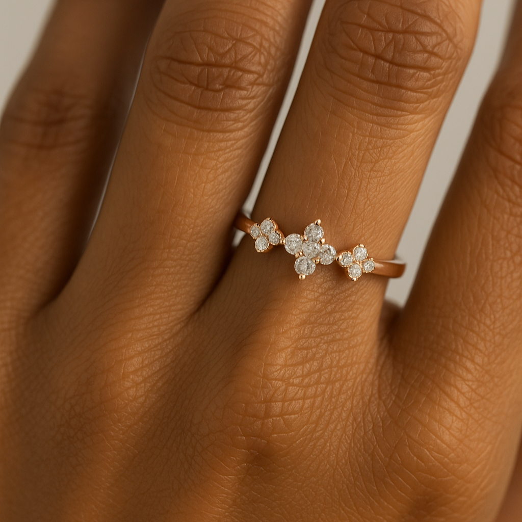 Curved Diamond Cluster Ring