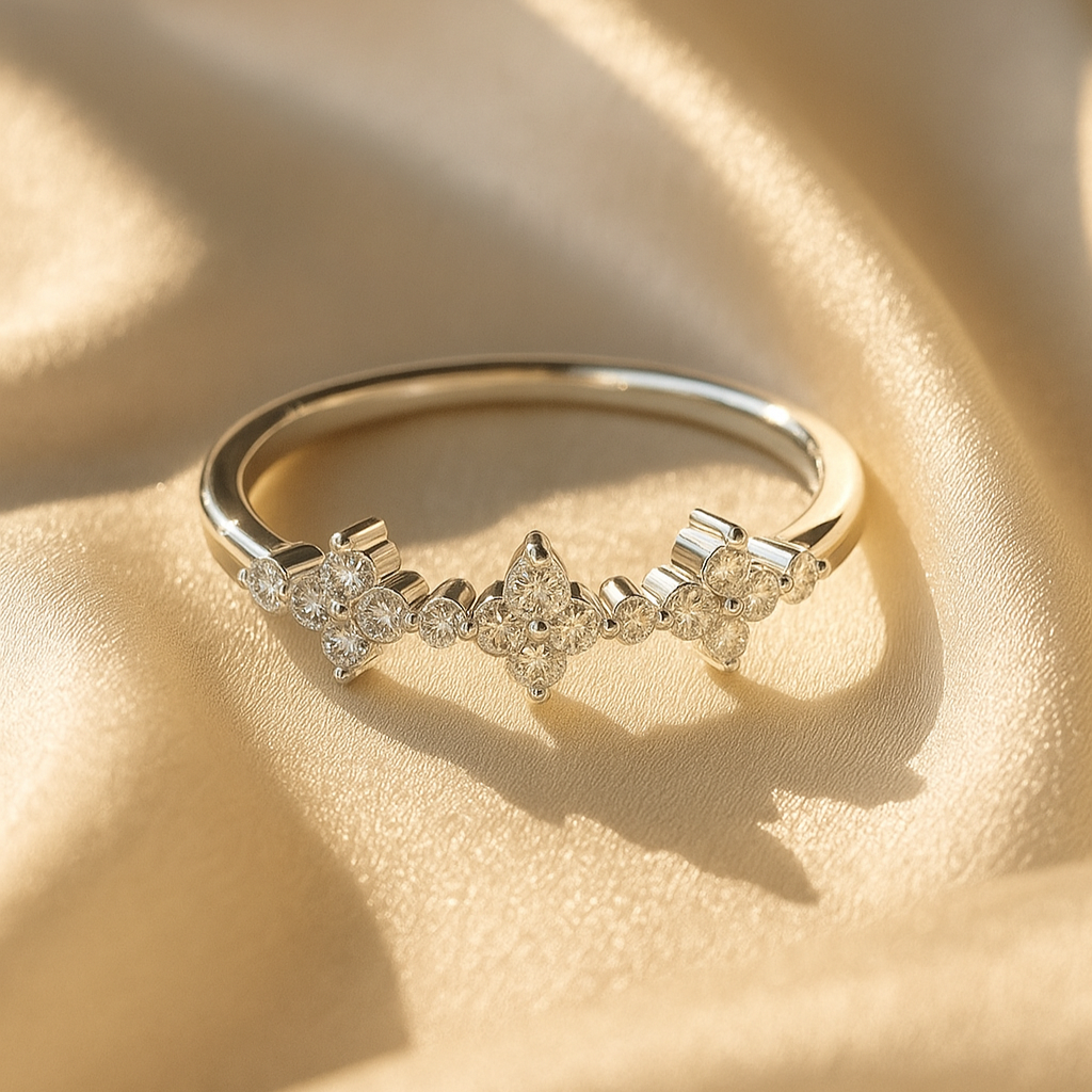 Curved Diamond Cluster Ring