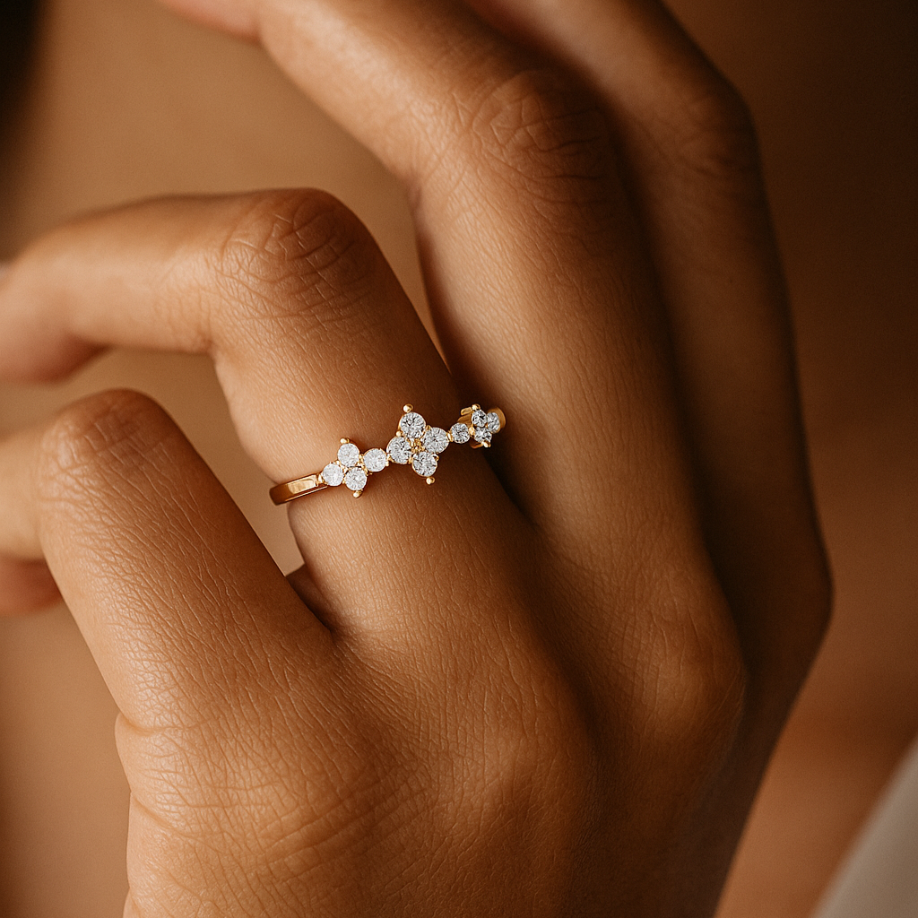 Curved Diamond Cluster Ring